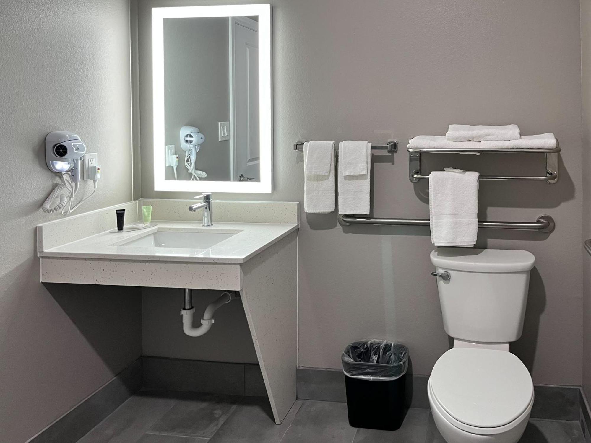 Hotel 6 Katy, Tx Energy Corridor 4*